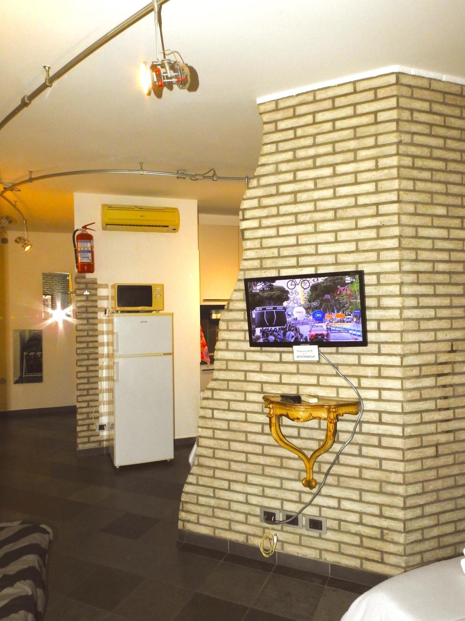 Dormire In Centro Trieste Studio Galleria 16 Экстерьер фото